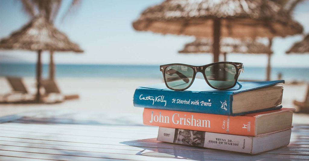 beach_sunglasses_books